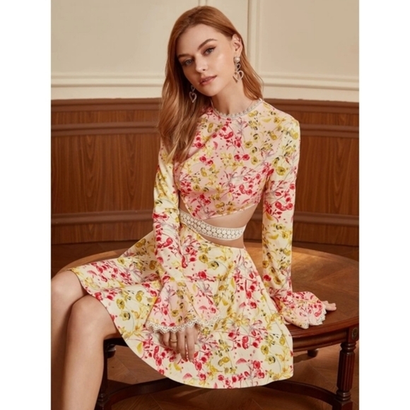 Valeria Lujan Guipure Lace Mini Dress–Cutout Flounce Sleeves, Floral Boho Print - Picture 4 of 12